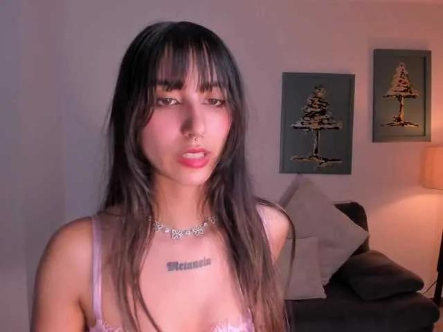 AdharaDonnet on BongaCams 