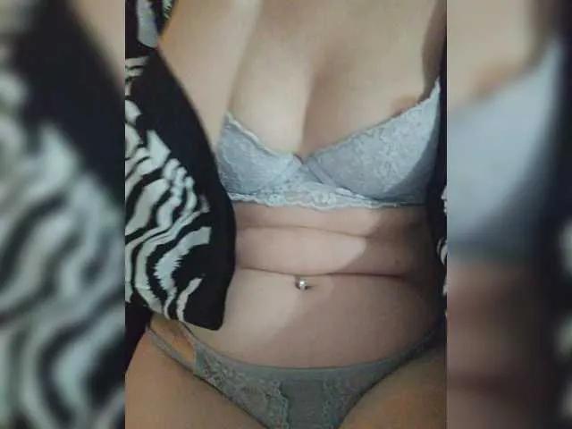Angela03a on BongaCams