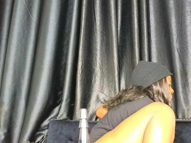 Assiology on BongaCams 