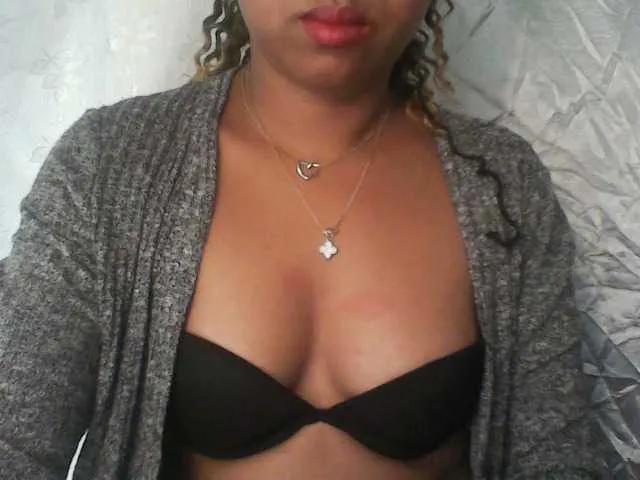 Baby-giiirl23 on BongaCams 