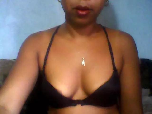 Baby-giiirl23 on BongaCams 