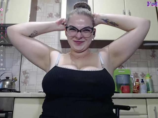CarolinaDiamond33 on BongaCams