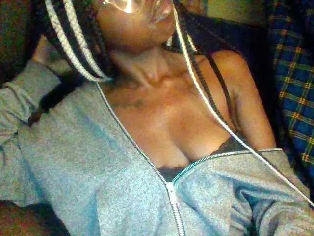 Ebonymuse on BongaCams