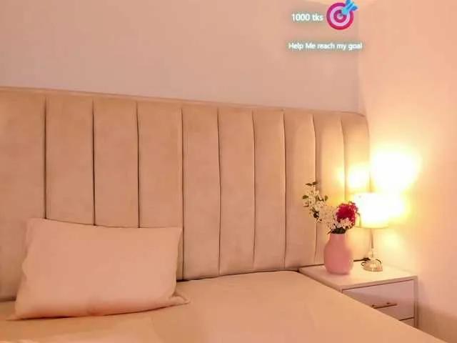 EllaThorne on BongaCams 