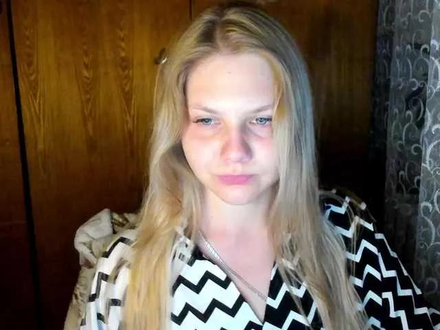Emma-Frizea on BongaCams