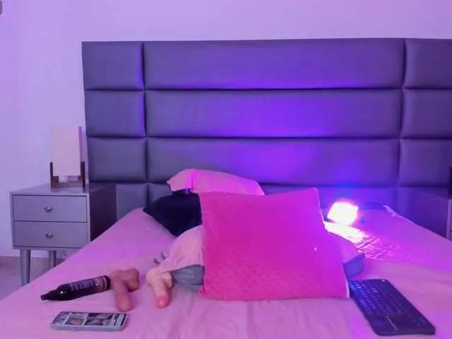 EvelynHarpee on BongaCams 
