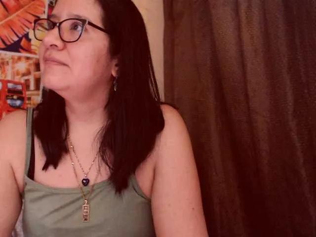 lucyLUxxx on BongaCams