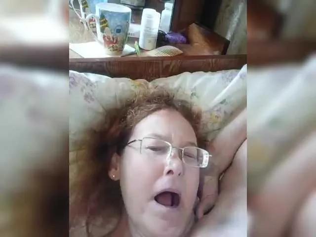Madam-oss on BongaCams 