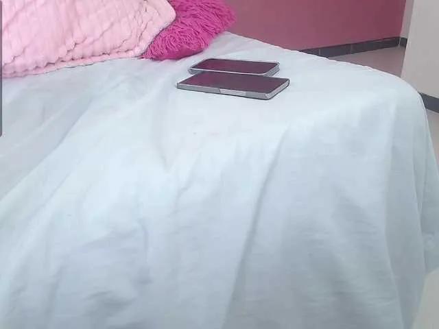 misshoney1 on BongaCams 