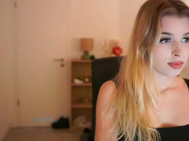 peachyliana on BongaCams