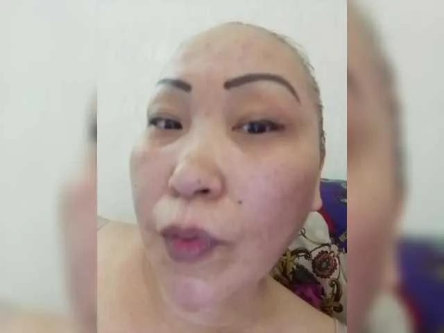 Qweentis on BongaCams 
