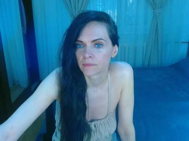 SexQueen11 on BongaCams