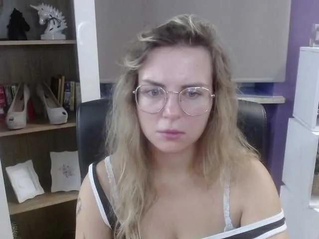 soft-zoey on BongaCams