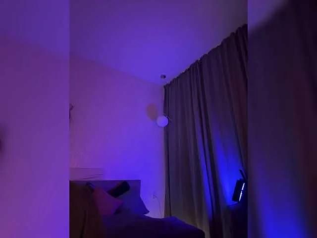 WhoreMira on BongaCams