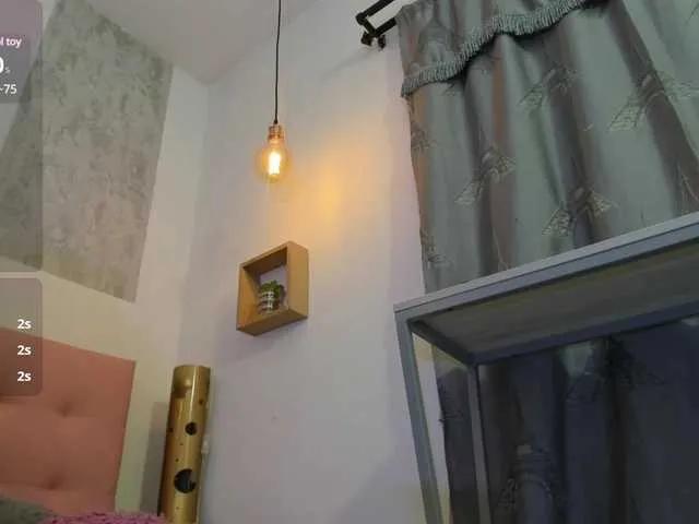 zhamira21 on BongaCams