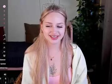 alice_elf — GOAL: playing with nipples ( `)  [68 tokens remaining] I want to play with you in both ways ahaha #bigboobs #blonde #natural #bigass #teen