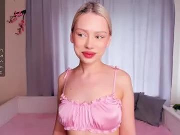 annneloveee on Chaturbate 