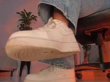 charlotte__grey — Naughty girl with naught feet, come and enjoy it #feet #latina #pantyhose #leggings #hairypussy