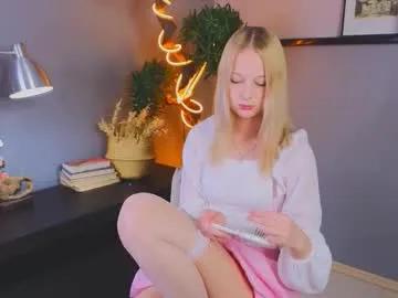 darceyheyd — GOAL: stand up and turn 360 [20 tokens remaining] Welcome to my room! #new #shy #skinny #blonde #18