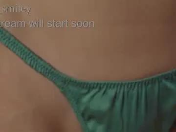 diana_smiley — Domi ON! Let's have fun;) [962 tokens left] #lovense #yoga #smile #feet #natural