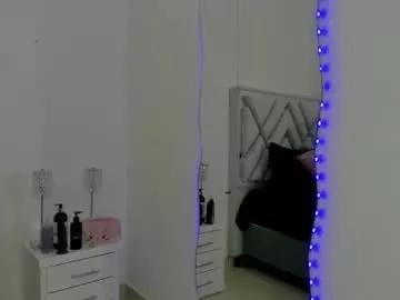 leslyy_love on Chaturbate 