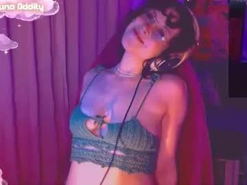 lunaoddity — Buzz the wrinkles out of my brain?   || (at least) 5 mins oiled up butt close-up: [500 tokens left] #natural #bush #glasses #german