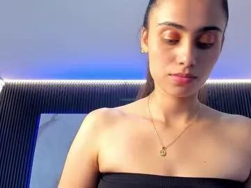 sofiia_palacioss — GOAL: Naked+finger in pussy [186 tokens remaining] I want you to take my pussy to the limit  #latina #natural #squirt #torso #smile