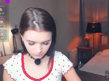 synne_glows on Chaturbate