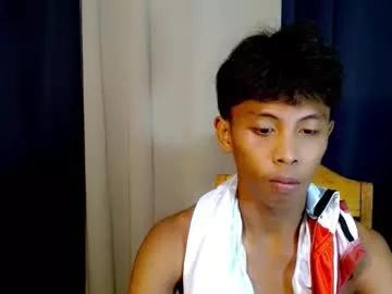 urguydennis on Chaturbate 