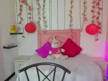 venus_latin_01 — GOAL: squirt [684 tokens remaining] I will fulfill all your fantasies #squirt #teen #mistress #skinny #smoke