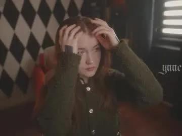 ynnenbrynn —  Hi! lovense is on| /menu on  // GOAL: topless [300 tokens left] #tattoo #redhead #smalltits #twerk #heels