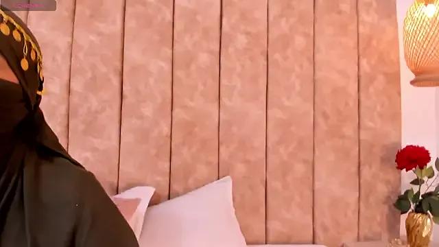 _alishaa_c — Cameltoe + Boobs show 