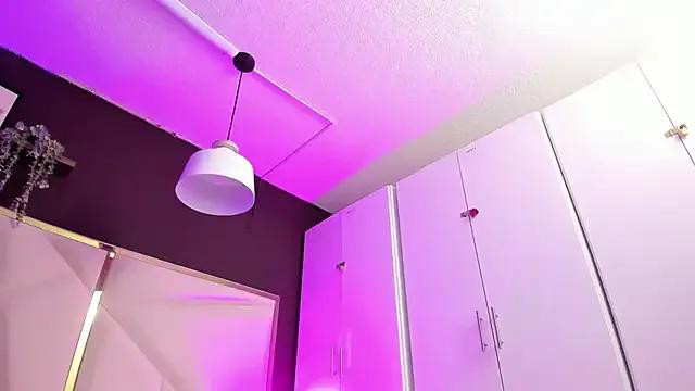 April_bowie — Plug anal+shake ass 