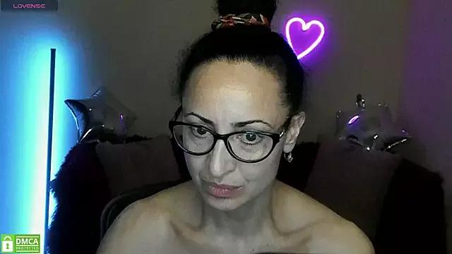 Arianasweety23 on StripChat 