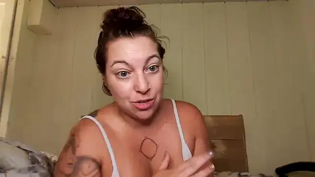 beberoyale on StripChat 