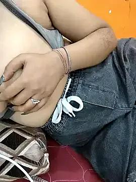 BigBustyRuhi on StripChat 