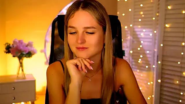 DeboraLarson — Private on StripChat