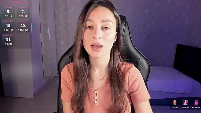 EllaFresh on StripChat 