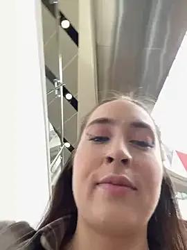 Holly_Play on StripChat