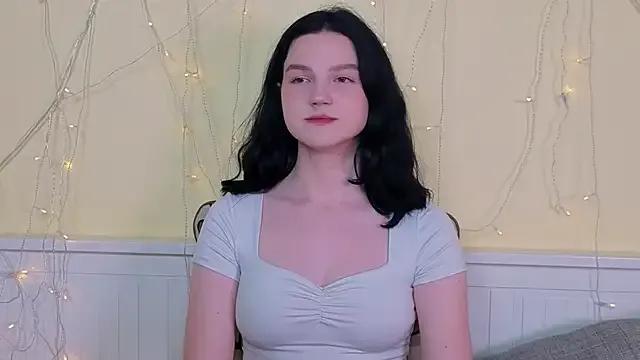 LatinaHuguenin — Show my sexy legs