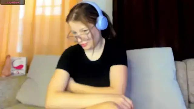 Leila_purr18 on StripChat 
