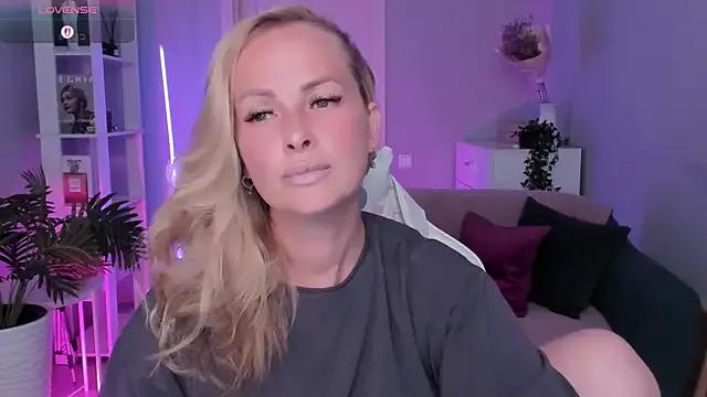 Libby_Nora on StripChat 