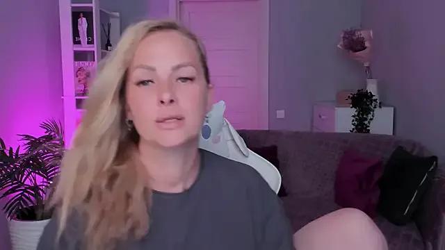 Libby_Nora on StripChat 