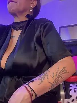 lonely_shewolf — big tits bath in oil 