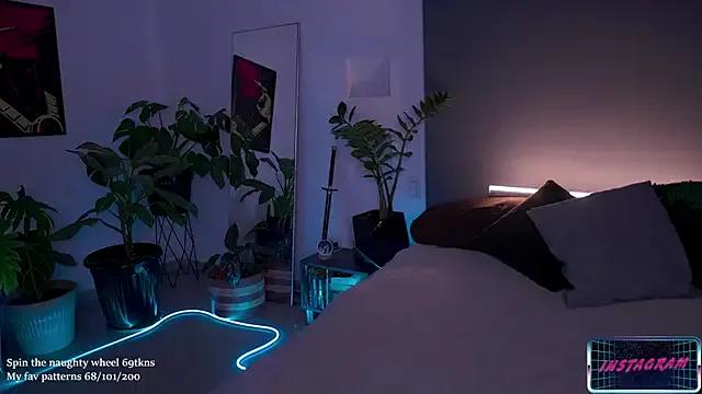 LucyAllenX — spit  play on boobs/last tip controlsx5