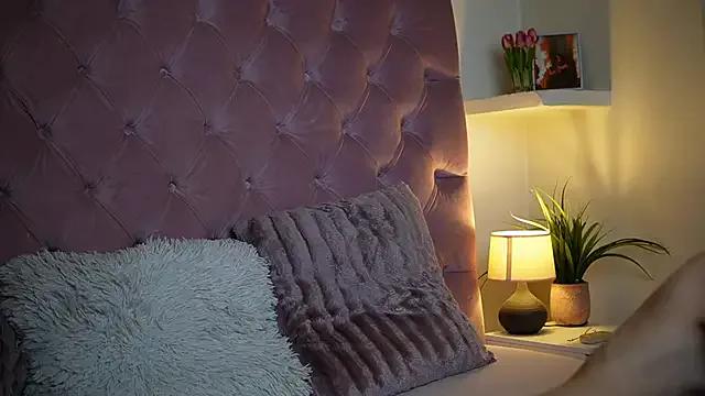 MaiaMini on StripChat 