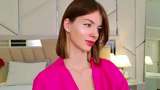 MeganMour — doggy pose