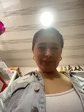 Sara_fun — Naked and finger in pussy 