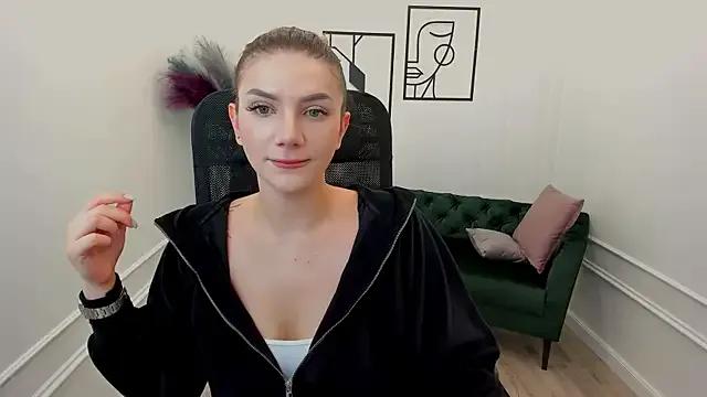 SelenaeMoore on StripChat 