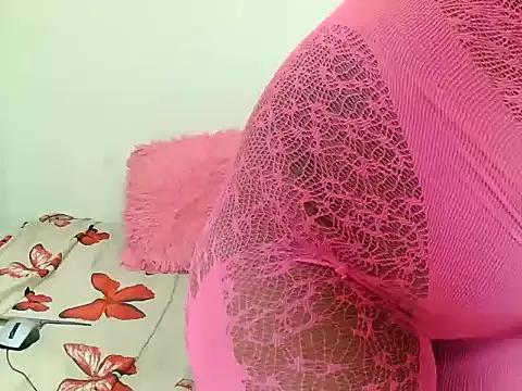 SweetSavage18 on StripChat 